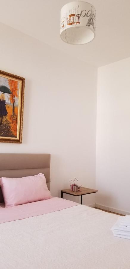City Center Cute And Comfy Apartment - Ajia Apartments Тирана Екстериор снимка