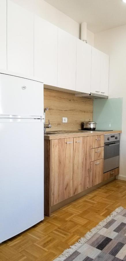 City Center Cute And Comfy Apartment - Ajia Apartments Тирана Екстериор снимка