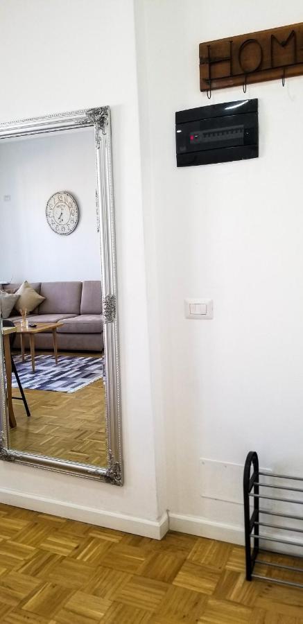 City Center Cute And Comfy Apartment - Ajia Apartments Тирана Екстериор снимка