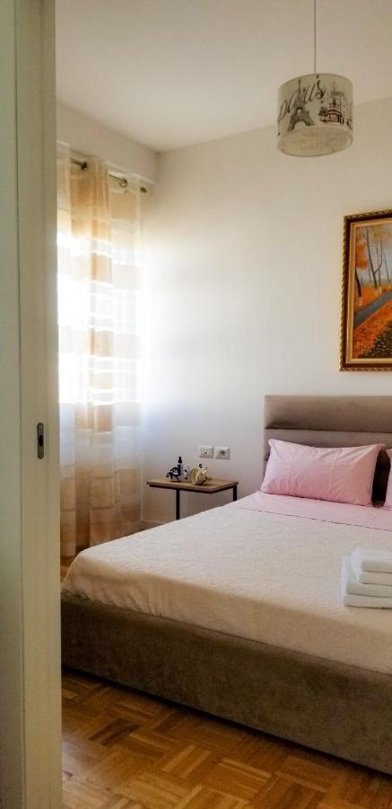 City Center Cute And Comfy Apartment - Ajia Apartments Тирана Екстериор снимка