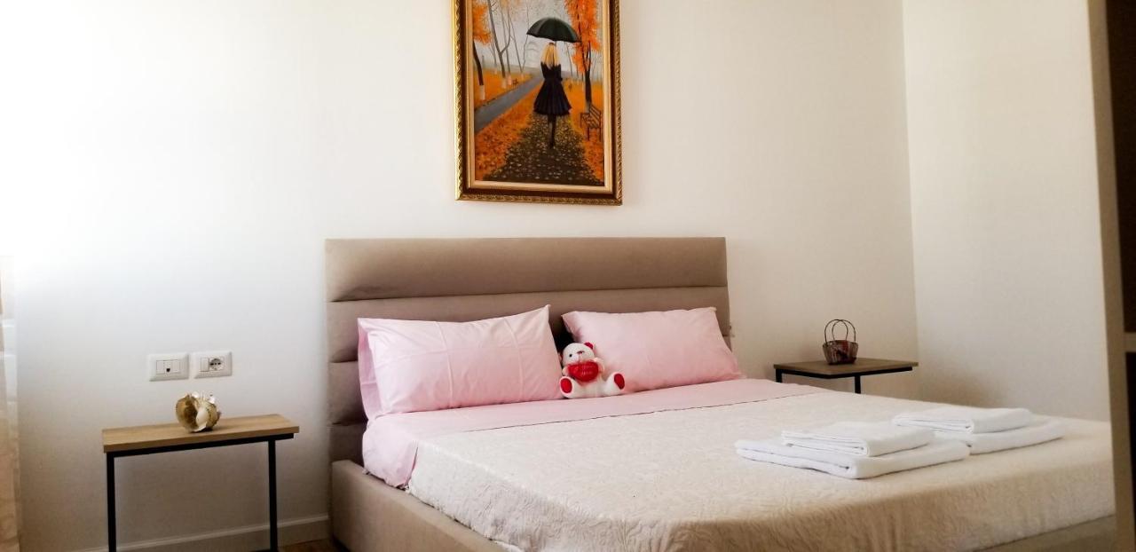 City Center Cute And Comfy Apartment - Ajia Apartments Тирана Екстериор снимка