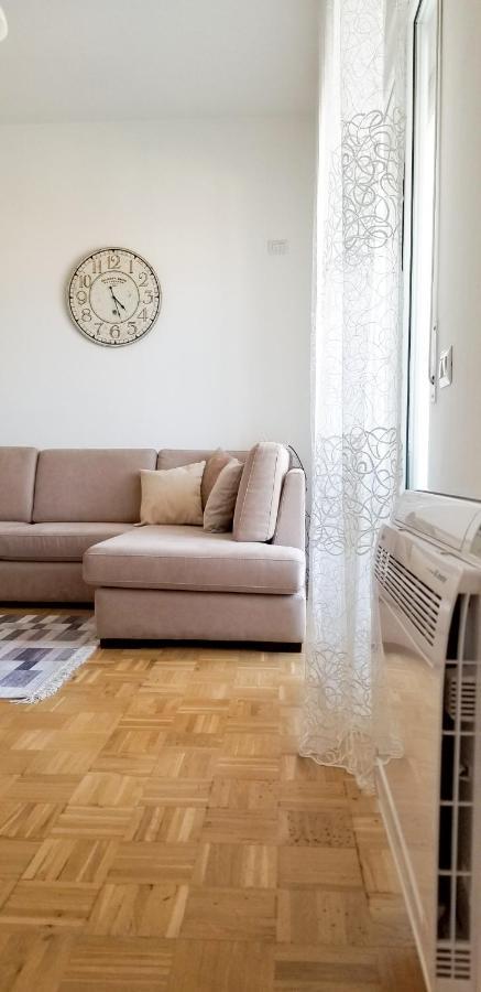 City Center Cute And Comfy Apartment - Ajia Apartments Тирана Екстериор снимка