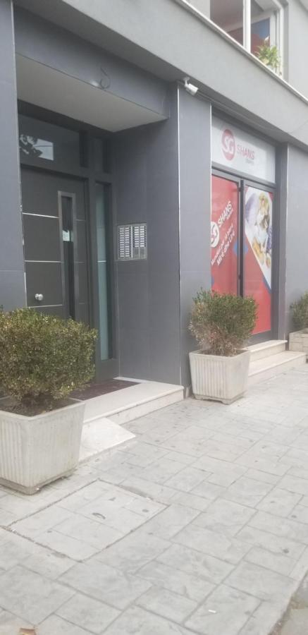 City Center Cute And Comfy Apartment - Ajia Apartments Тирана Екстериор снимка