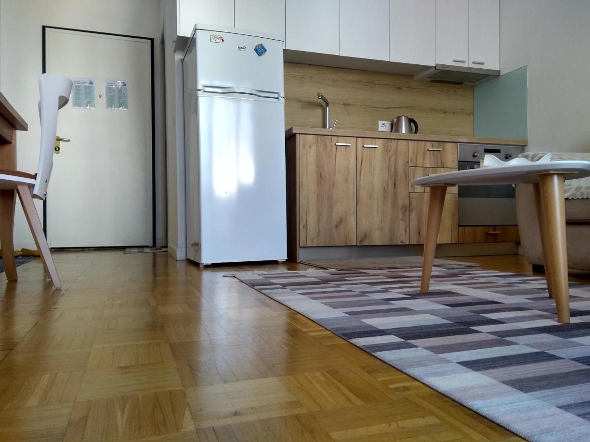 City Center Cute And Comfy Apartment - Ajia Apartments Тирана Екстериор снимка